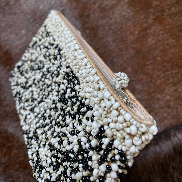 Beaded clutch purse, petite, black/white/tan, well made - Picture 6 of 9